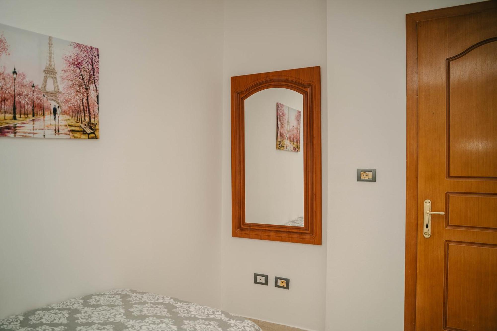 Peaceful Villa In New Bazaar Tirana Exterior foto